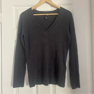 H&M V Neck Pullover Sweater Women's Medium Dark Gray Long Sleeve